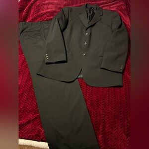 Claiborne Classic Black Pinstripe Men's 2-piece Suit 42R/32